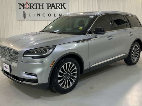 Used 2023 Lincoln Aviator Reserve image 5