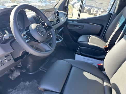 New 2025 Mercedes-Benz Sprinter 2500 image 10