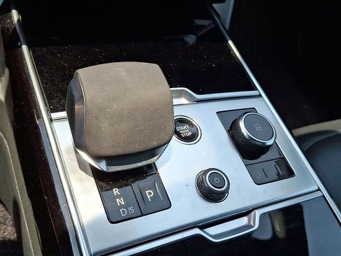 Certified 2023 Land Rover Range Rover SE image 24