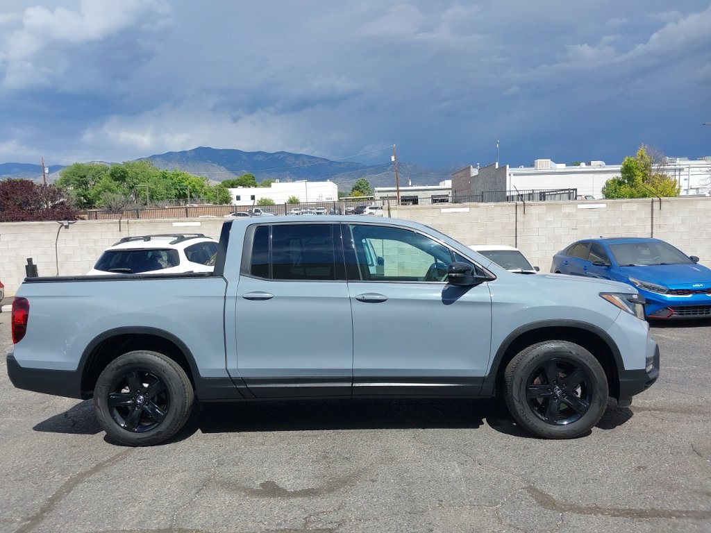 Used 2023 Honda Ridgeline Black Edition image 2