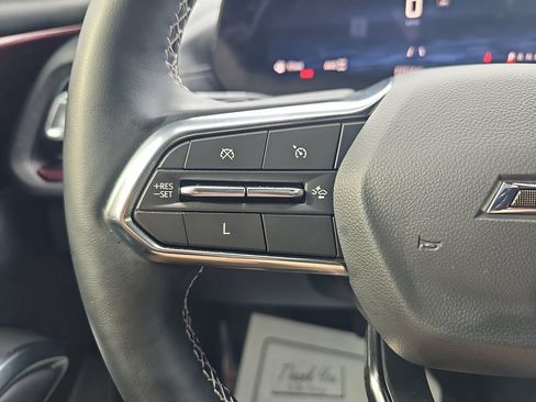 Used 2024 Chevrolet Traverse Z71 AWD/4WD image 17
