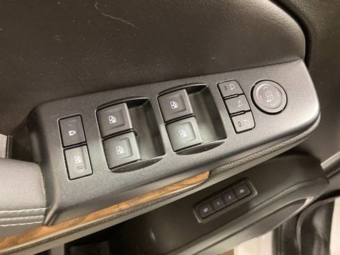 Used 2019 GMC Yukon XL Denali w/ Denali Ultimate Package image 11