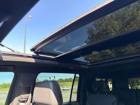 Used 2022 Chevrolet Suburban LT w/ LT Signature Plus Package AWD/4WD image 13