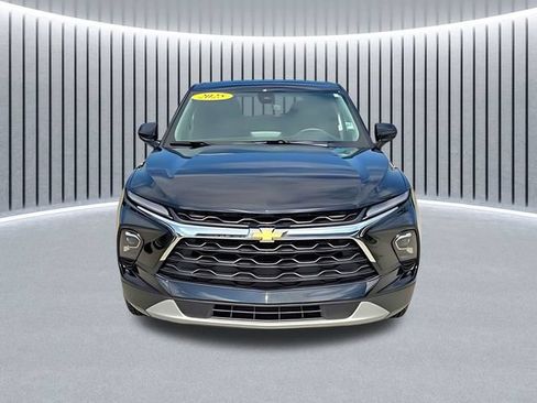 Used 2025 Chevrolet Blazer LT FWD image 2