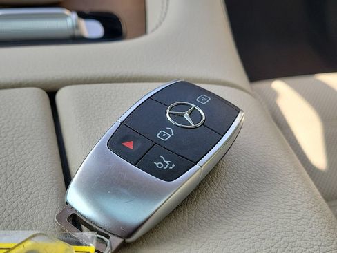 Used 2020 Mercedes-Benz GLE 450 4MATIC image 33