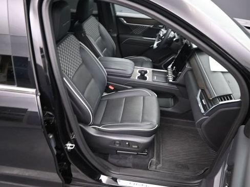 Used 2024 GMC Acadia Denali w/ Super Cruise Package AWD/4WD image 11