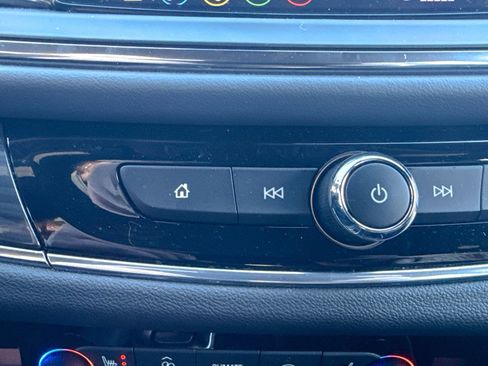 Used 2024 Buick Enclave Premium image 32