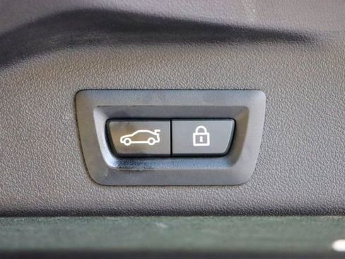 Used 2019 BMW X5 xDrive50i w/ M Sport Package image 25