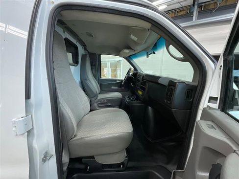 Used 2014 Chevrolet Express 1500 image 19