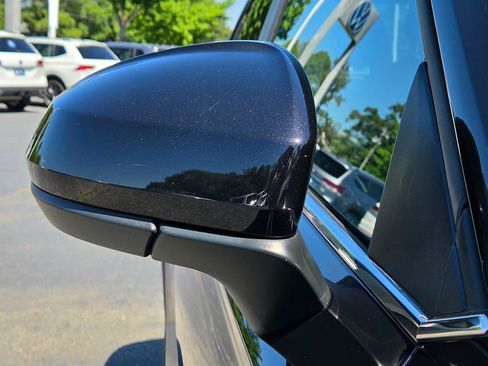 Certified 2023 Volkswagen Taos SE w/ Panoramic Sunroof Package FWD image 12