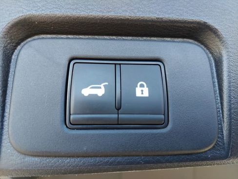 Used 2024 Nissan Rogue SV image 36