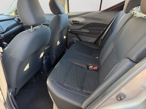 Used 2022 Nissan Kicks S image 11