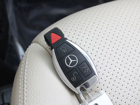 Used 2019 Mercedes-Benz GLC 300 image 30