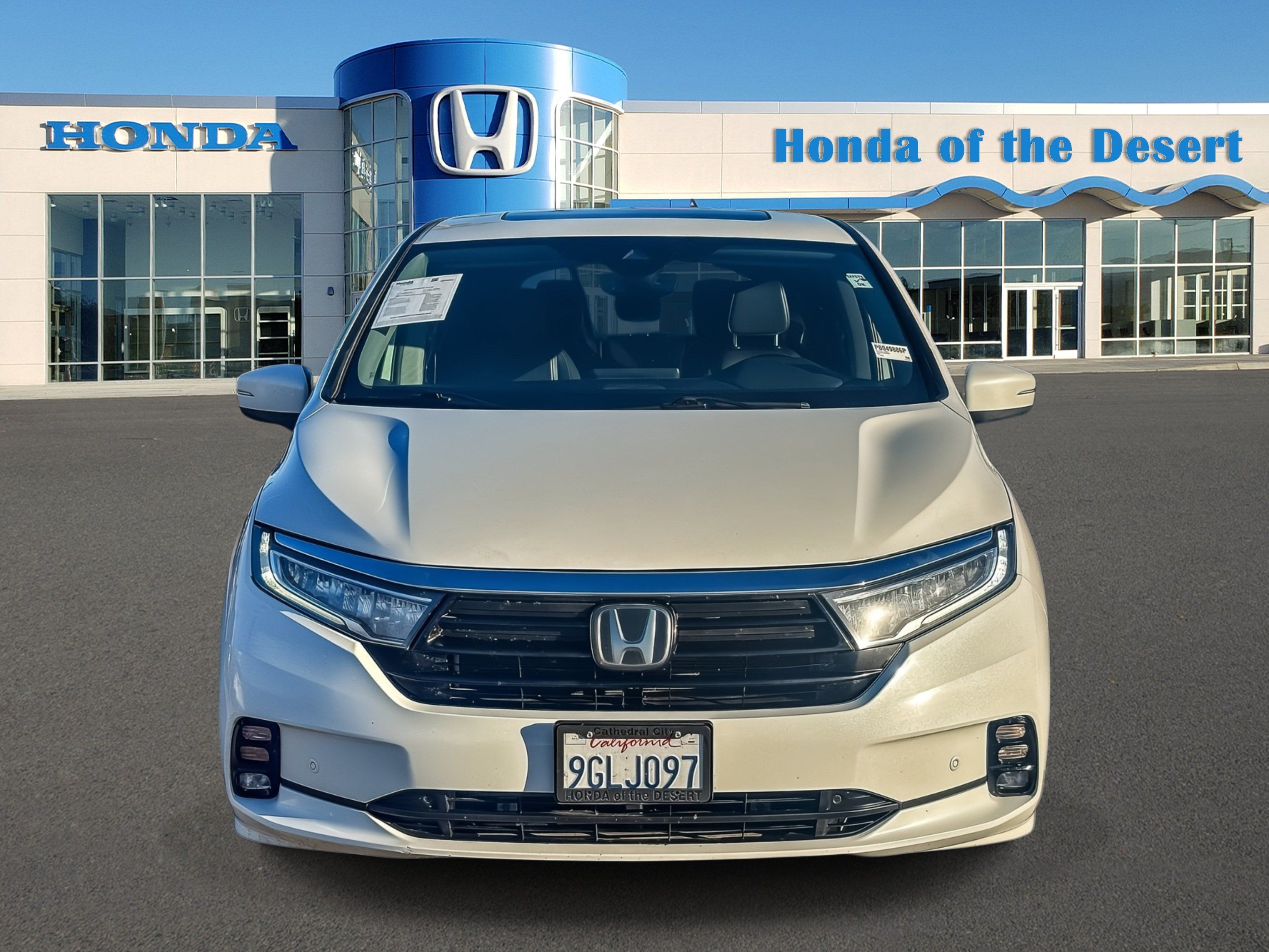 Used 2023 Honda Odyssey Touring image 2