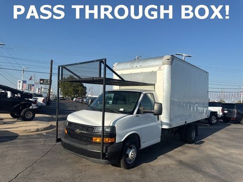 Used 2018 Chevrolet Express 3500 image 23