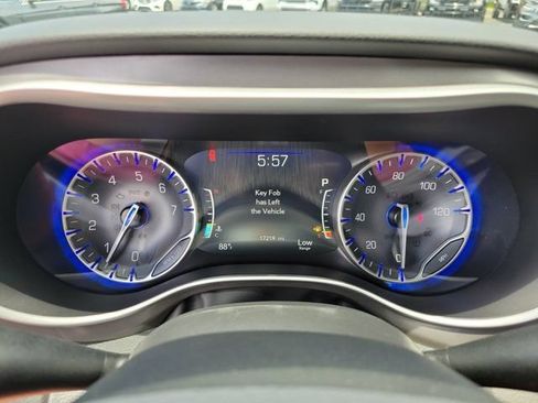 Used 2026 Chrysler Pacifica Select FWD image 20