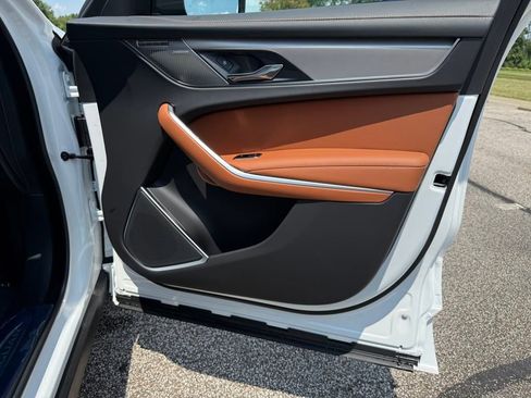 New 2026 Jaguar F-PACE R-Dynamic S image 15