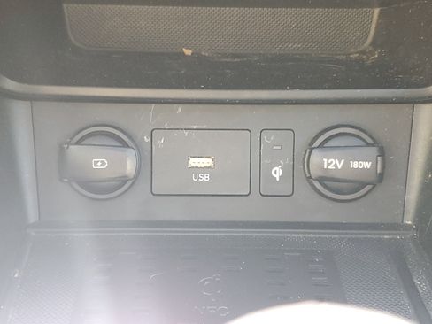 Used 2022 Hyundai Kona Limited FWD image 30