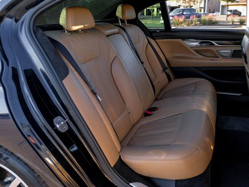 Used 2016 BMW 750i xDrive image 39