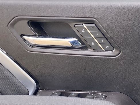 Used 2023 Chevrolet Colorado Z71 w/ Z71 Convenience Package 2 image 19