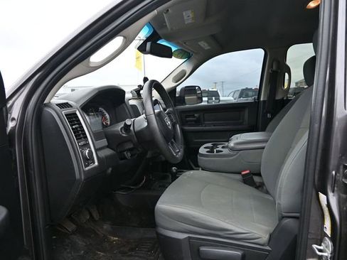 Used 2015 RAM 2500 Tradesman w/ Chrome Appearance Group image 16