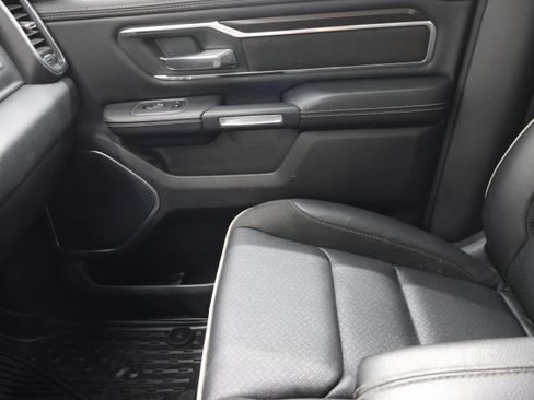 Used 2022 RAM 1500 Laramie AWD/4WD image 13