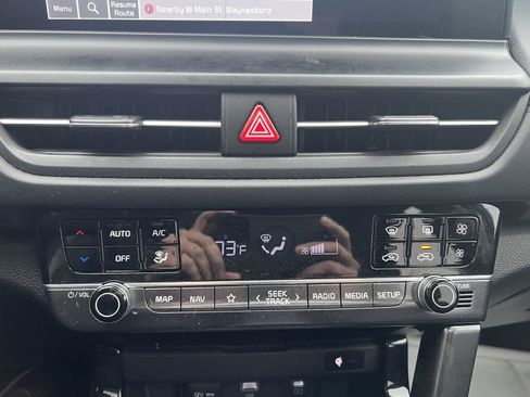 Used 2024 Kia Seltos SX w/ SX Sunroof Package image 11