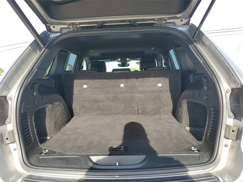 Used 2020 Jeep Grand Cherokee Limited image 7
