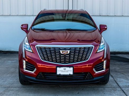 New 2026 Cadillac XT5 Luxury image 2