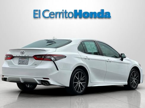 Used 2024 Toyota Camry SE FWD image 3