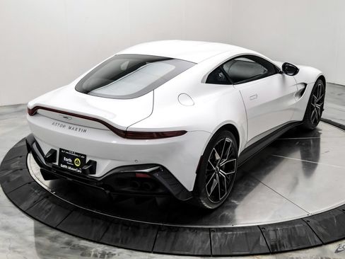 Used 2022 Aston Martin V8 Vantage Coupe RWD image 21