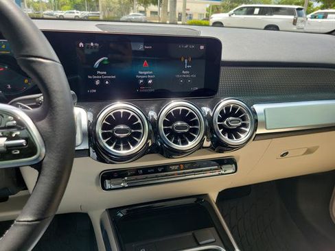 Used 2022 Mercedes-Benz GLB 250 4MATIC image 62