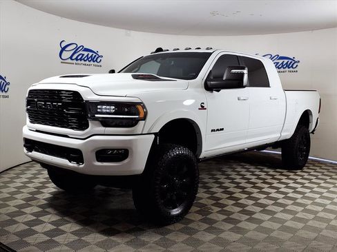 Used 2024 RAM 3500 Limited image 24