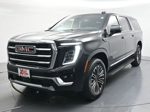 New 2026 GMC Yukon XL Elevation w/ Elevation Premium Package AWD/4WD image 2