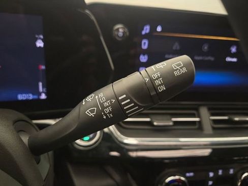 Certified 2025 Chevrolet Trax RS w/ Sunroof Package image 28