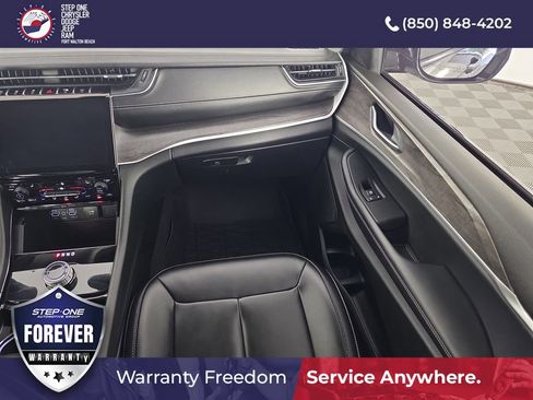 Used 2023 Jeep Grand Cherokee Limited RWD image 13