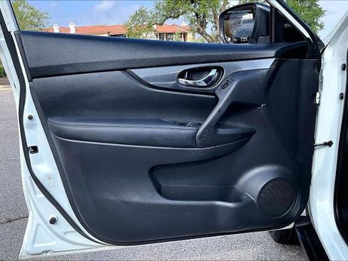 Certified 2019 Nissan Rogue SV FWD image 22