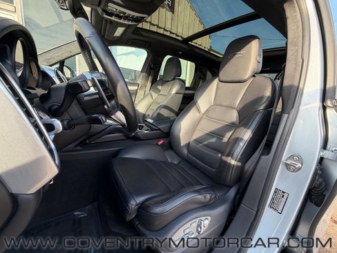 Used 2016 Porsche Cayenne GTS image 39