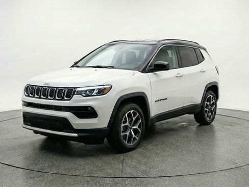 Used 2025 Jeep Compass Limited AWD/4WD image 3