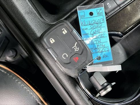 Used 2022 GMC Acadia AT4 w/ Technology Package image 13