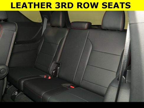 Used 2024 Chevrolet Traverse RS w/ LPO, Floor Liner Package image 12