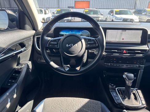 Used 2024 Kia Seltos S AWD/4WD image 13