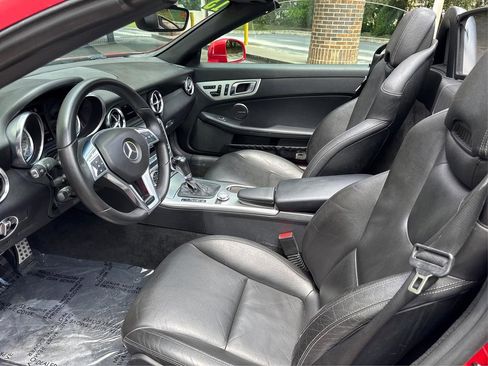 Used 2013 Mercedes-Benz SLK 250 image 9