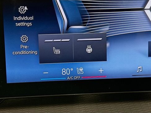 New 2026 BMW 330i xDrive Sedan w/ M Sport Package image 27