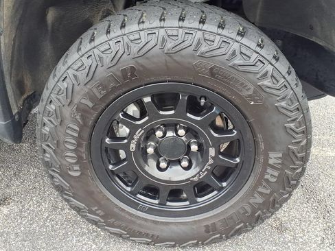 Used 2024 GMC Sierra 1500 AT4X w/ AT4X AEV Edition AWD/4WD image 25
