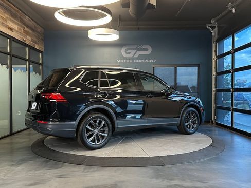 Used 2023 Volkswagen Tiguan SE AWD/4WD image 3