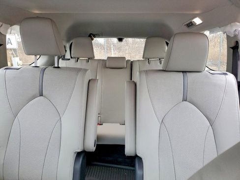 Used 2025 Toyota Grand Highlander AWD image 6