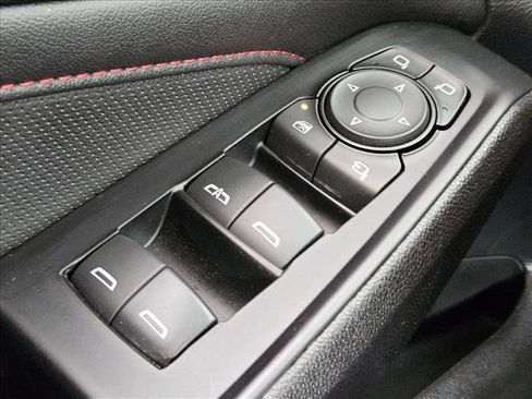 Used 2023 Chevrolet Traverse RS image 19