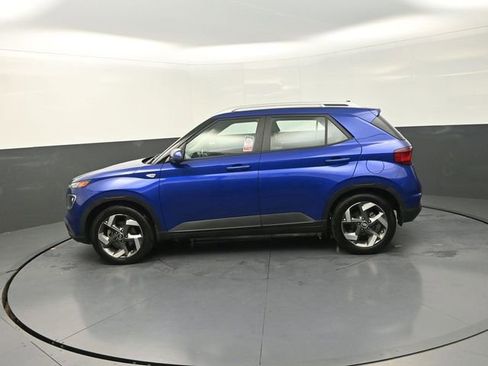 Used 2022 Hyundai Venue Limited FWD image 7