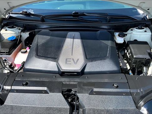 Used 2024 Kia EV6 Light RWD image 31